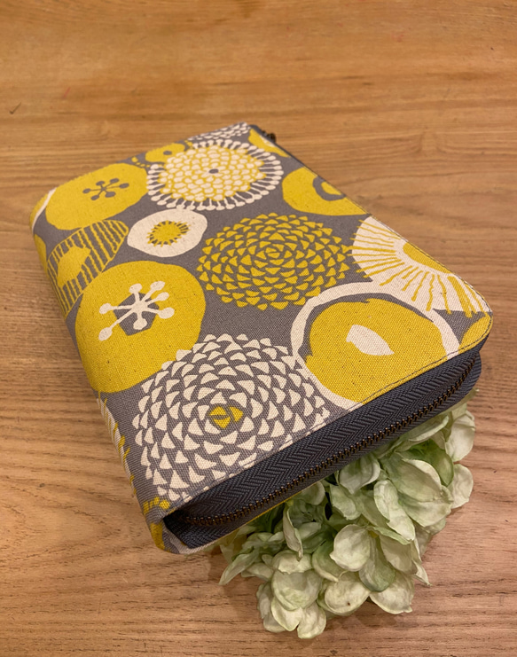 送料無料 ♪ 北欧 和風 ミックスフラワー ♡ L字ファスナー ジャバラ マルチケース Mサイズ 5枚目の画像