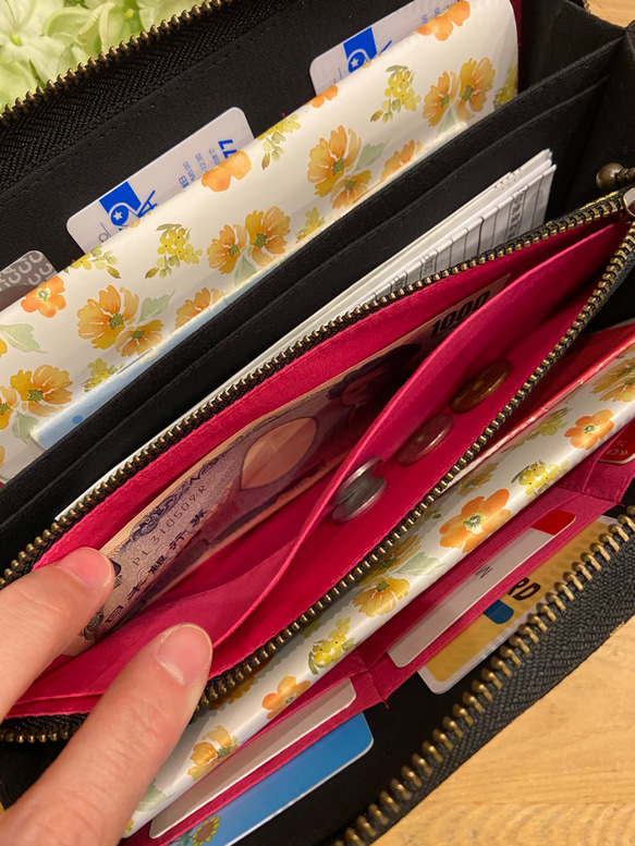 送料無料 ♪ 黒地にゴールド さくらんぼ ♡ L字ファスナー ジャバラ マルチケース Mサイズ 3枚目の画像