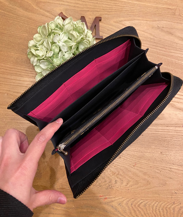 送料無料 ♪ 黒地にゴールド さくらんぼ ♡ L字ファスナー ジャバラ マルチケース Mサイズ 4枚目の画像