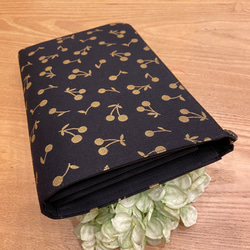 送料無料 ♪ 黒地にゴールド さくらんぼ ♡ L字ファスナー ジャバラ マルチケース Mサイズ 5枚目の画像