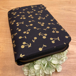 送料無料 ♪ 黒地にゴールド さくらんぼ ♡ L字ファスナー ジャバラ マルチケース Mサイズ 6枚目の画像