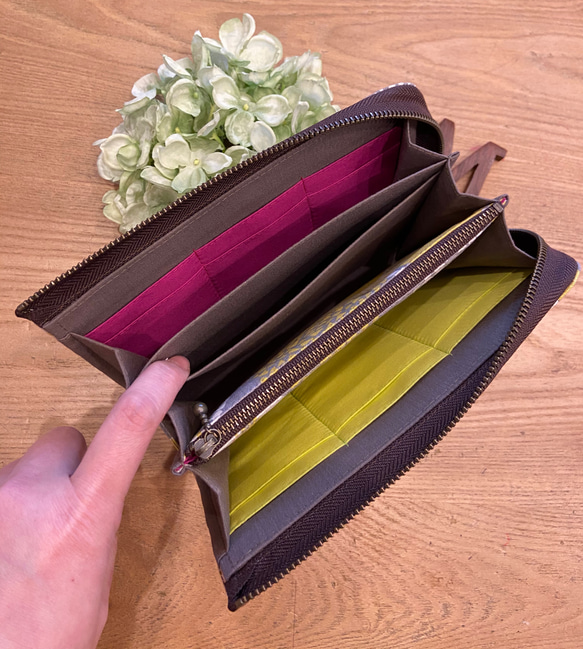送料無料 ♪ 北欧 和風 ミックスフラワー ♡ L字ファスナー ジャバラ マルチケース Sサイズ 4枚目の画像