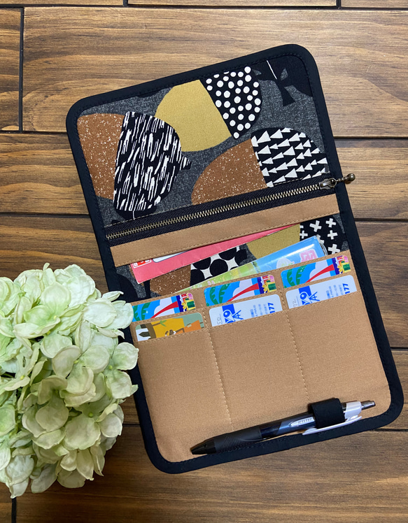 送料無料 ♪ 北欧 どんぐり コロコロ ♪ お洒落な 母子手帳マルチケース 2枚目の画像