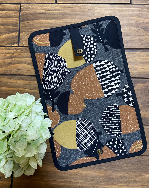 送料無料 ♪ 北欧 どんぐり コロコロ ♪ お洒落な 母子手帳マルチケース 3枚目の画像