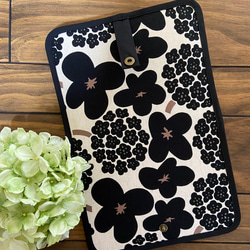 送料無料 ♪ 北欧 ブーケ ♪ シンプルで使いやすい 母子手帳マルチケース 3枚目の画像