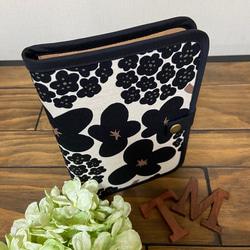 送料無料 ♪ 北欧 ブーケ ♪ シンプルで使いやすい 母子手帳マルチケース 4枚目の画像