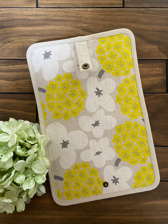 送料無料 ♪ 北欧 ブーケ ♪ シンプルで使いやすい 母子手帳マルチケース 3枚目の画像