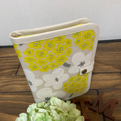 送料無料 ♪ 北欧 ブーケ ♪ シンプルで使いやすい 母子手帳マルチケース 4枚目の画像