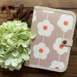 送料無料 ♪ 和風な 花柄♪ シンプルで使いやすい 母子手帳マルチケース 1枚目の画像