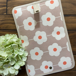 送料無料 ♪ 和風な 花柄♪ シンプルで使いやすい 母子手帳マルチケース 3枚目の画像