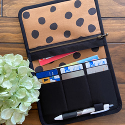 送料無料 ♪ 手描き調 ドット♪ オトナ可愛い 母子手帳マルチケース 2枚目の画像