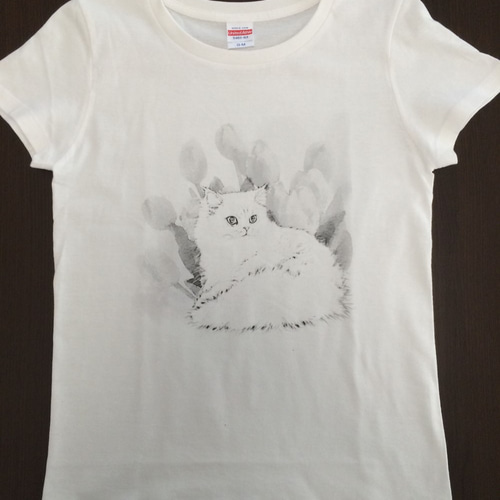 綺麗なペルシャ猫とチューリップのTシャツ 白黒 受注制作