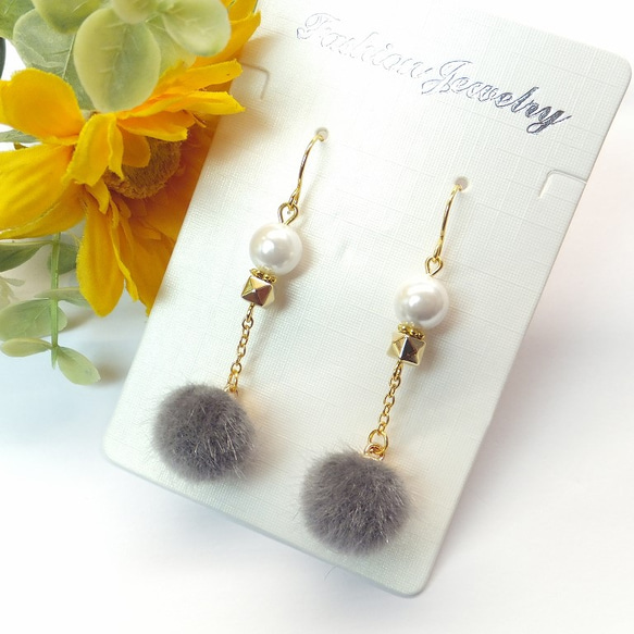 ☆ グレー ☆ ファー ボール ピアス / イヤリング ピアス（フック 