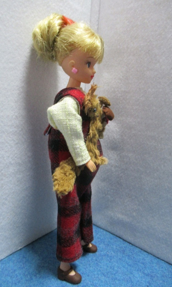 人形の服　リスのサロペット 3枚目の画像
