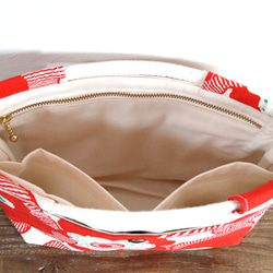 【sale】20％OFF　ファスナーポケット付きバッグインバッグ  赤北欧風花柄 3枚目の画像