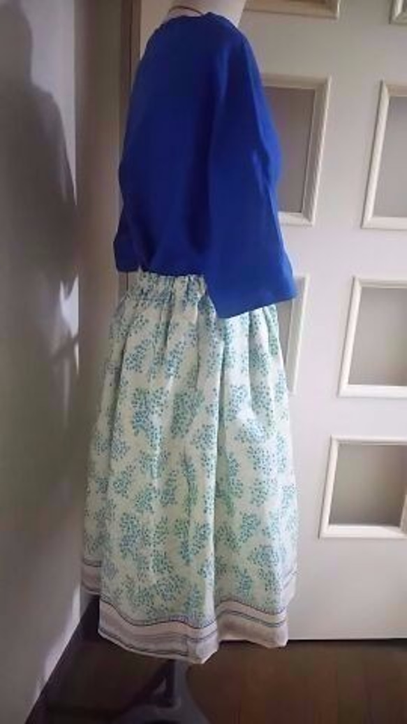 デッドストックフラワープリント　フレンチヴィンテージファブリックのギャザースカート 2枚目の画像