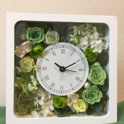 プリザーブドフラワーの花時計 1枚目の画像