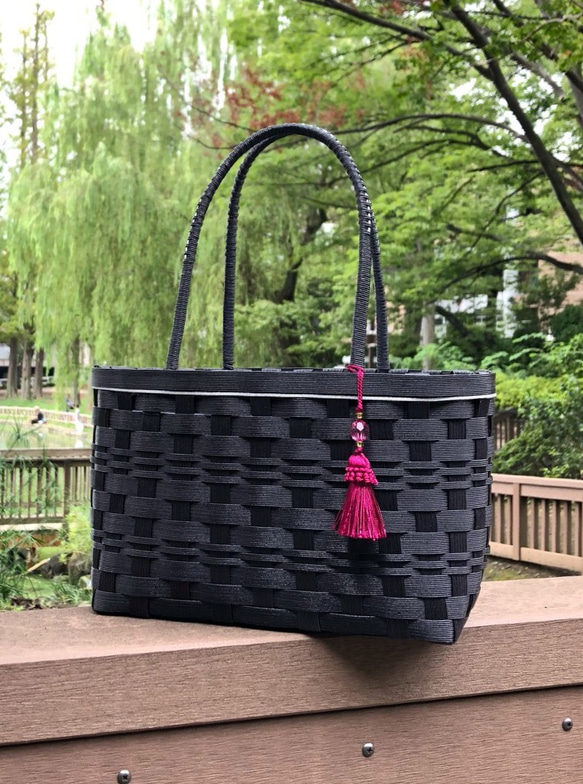 再販☆黒のかごバッグ 差し色シルバー☆受注生産 かごバッグ 再販☆黒のかごバッグ 差し色シルバー☆受注生産 かごバッグ