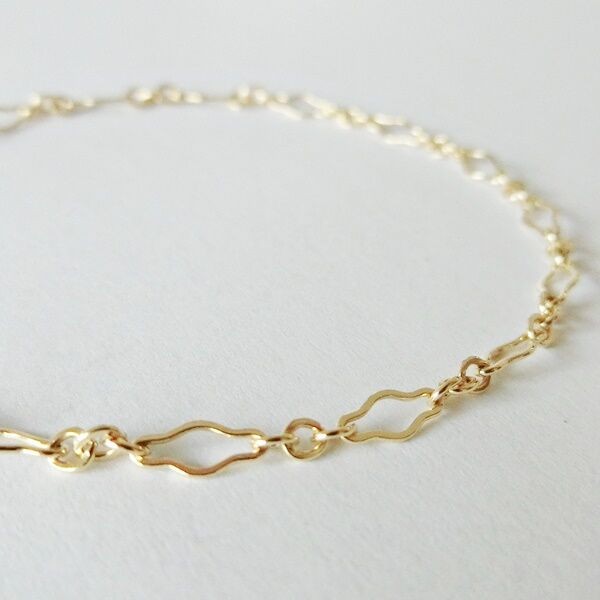 ウェーブデザインチェーンブレスレット(2ケタ数字プレート付き)