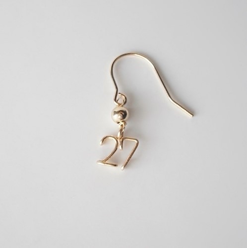 小さな数字(ナンバー)2ケタ フックピアス
