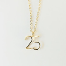 注目■NUMBERING■大人気 スワールペンダントネックレス 2色 数字(ナンバー)2ケタネックレス [スクエア] ネックレス