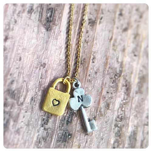 選べるKEY&LOCKネックレス♪パーツとカラー、刻印をカスタマイズ