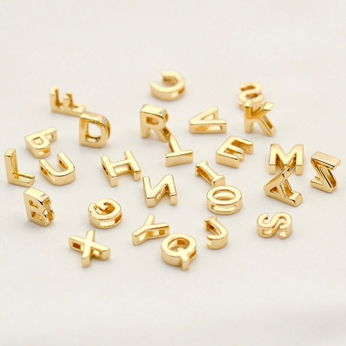 16KGP アルファベット イニシャル パーツ 1個 チャーム Trois anges