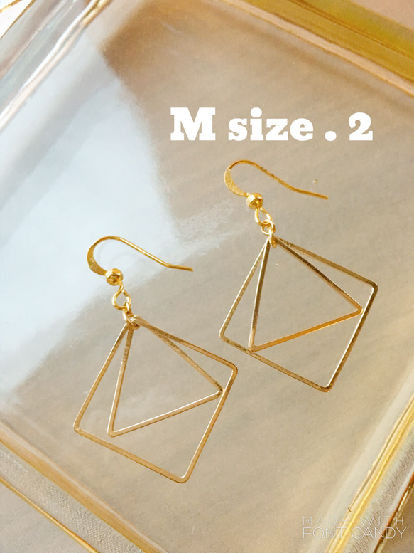 幾何学模様のピアス【M size.2】 1枚目の画像