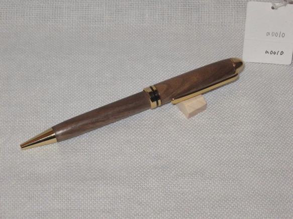 手作り木製ボールペン(ウォルナット材、ヨーロピアンモデル) 1枚目の画像