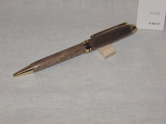 手作り木製ボールペン(ウォルナット材、ヨーロピアンモデル) 2枚目の画像