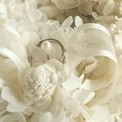 ―ボタニカルcake―純白のリース型リングピロー 2枚目の画像