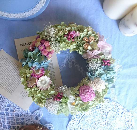 ―ボタニカルcake―ウェルカムリース   アナベルとピンクのお花畑リース 1枚目の画像