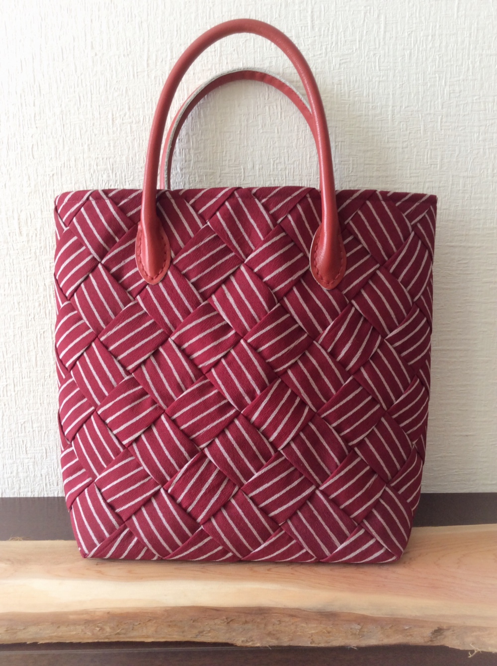 あじろ編みバッグ 紅色  国内送料無料