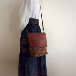 【國內免費送貨】Ajiro針織肩棕色×Nigi 第1張的照片