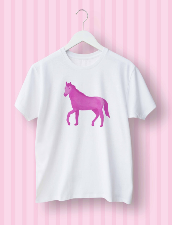 ピンクの馬 ユニセックスTシャツ 1枚目の画像