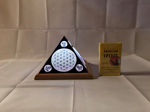 極楽ピラミッド紙ランプNo.2（丸窓ブラック） 7枚目の画像
