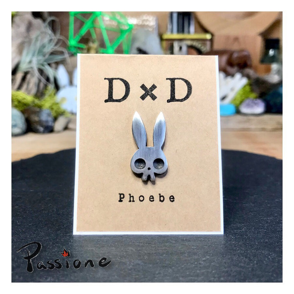 DoKuRoDoKuRo ドクロピンバッジ(L)/ウサギ/シルバー製 1枚目の画像