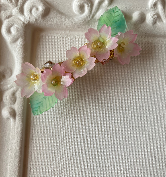 ミニ 木に咲いた桜花のゴールドバレッタ さくら 2枚目の画像