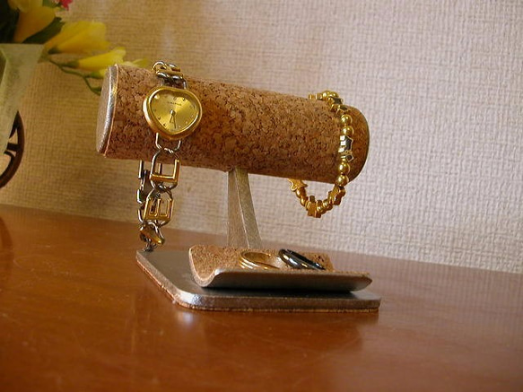 バレンタインデー　小さな小物入れ付き丸パイプ腕時計スタンド　ak-design 5枚目の画像
