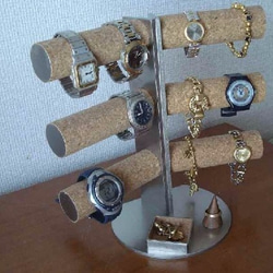 腕時計スタンド　12本掛け角度付き　木製リングスタンド角トレイ 5枚目の画像