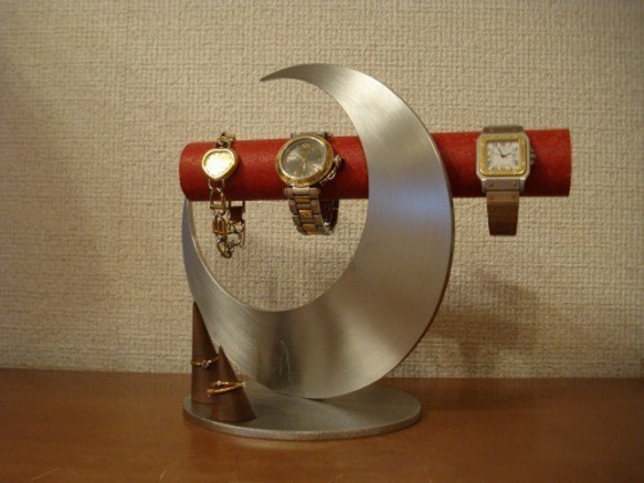 プレゼント！！レッド三日月腕時計スタンド　　N13223 2枚目の画像