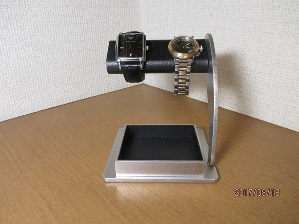 時計スタンド　だ円パイプの角度を変更できるブラック腕時計スタンド 7枚目の画像
