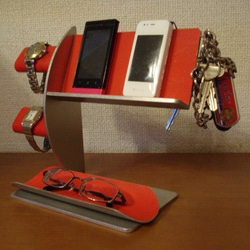 レッド腕時計2本・キー・携帯電話スタンド 《タバコ、ライター、メガネなども置ける大きな小物トレイ付き》　 2枚目の画像