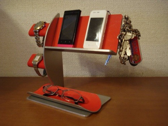 レッド腕時計2本・キー・携帯電話スタンド 《タバコ、ライター、メガネなども置ける大きな小物トレイ付き》　 2枚目の画像