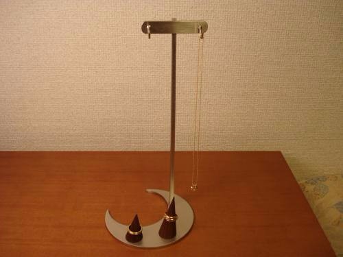 ネックレススタンド　台座三日月型リングスタンド付き