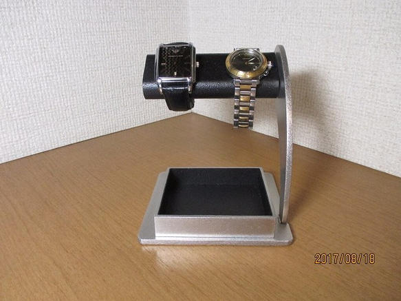 だ円パイプの角度を変更できるブラック腕時計スタンド　受注販売 2枚目の画像