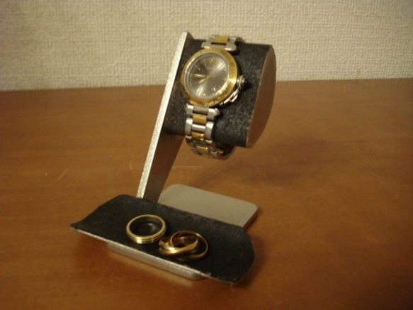 彼氏の誕生日プレゼントに　ブラック半円トレイ付き腕時計スタンド  No.130228 1枚目の画像
