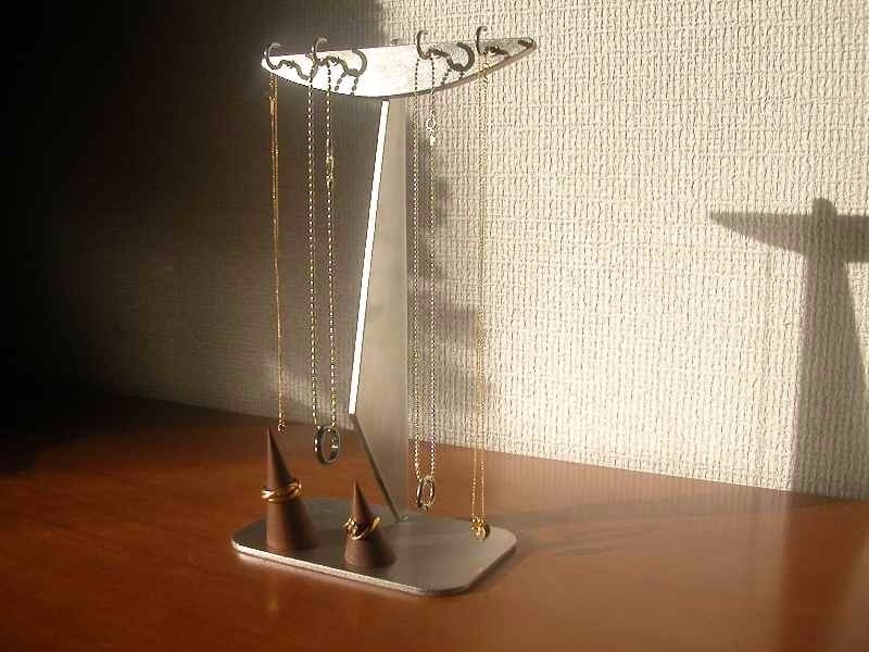 クリスマスに　4本掛けネックレススタンド指輪スタンド（リングスタンド未固定