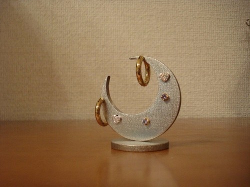 誕生日プレゼントに　三日月ピアススタンド 　ＡＫデザイン