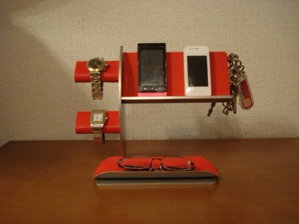 クリスマスにどうぞ！レッド腕時計2本・キー・携帯電話スタンド 2枚目の画像